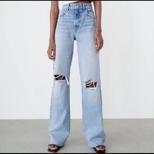 Zara 90s Wide Leg High Waisted Lightwash Jeans Distressed